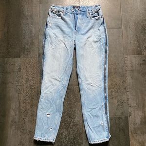 Abercrombie & Fitch Annie high rise girlfriend jeans with side zipper. Size 27/4